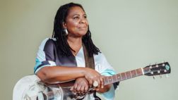 Ruthie Foster